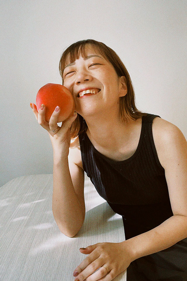 仕事でもらってきた桃と真美